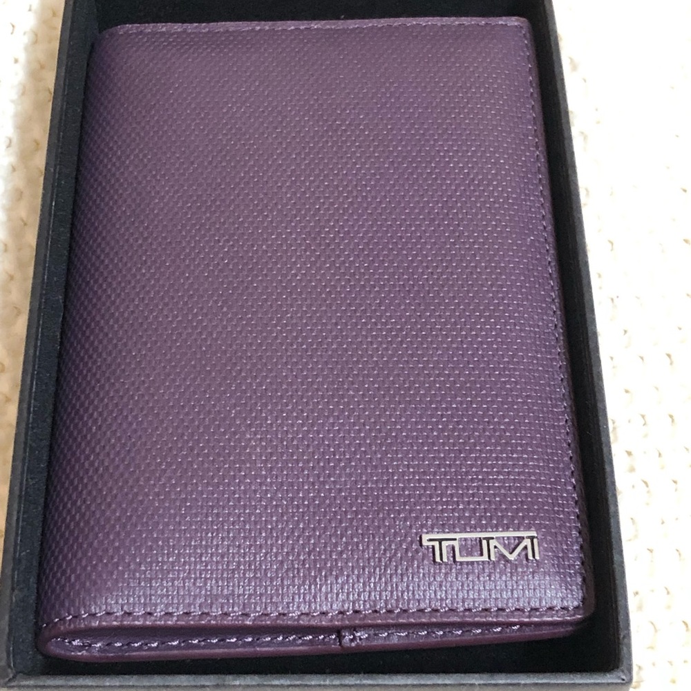 Tumi Province Passport Cover (Maroon)